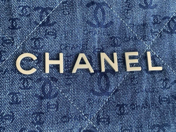 CL LARGE 22 HANDBAG